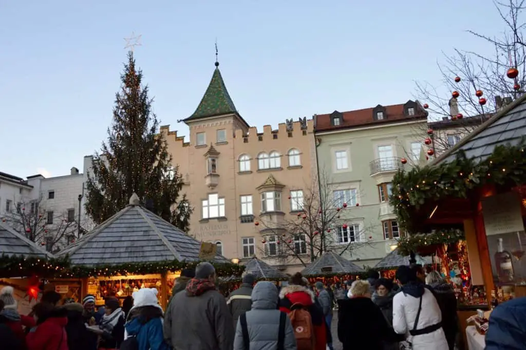 5 Cose da vedere e fare a Bolzano 05 foto del mercatino di Natale di Bolzano
