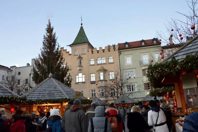 5 Cose da fare a Bolzano 05 foto del mercatino di Natale di Bolzano