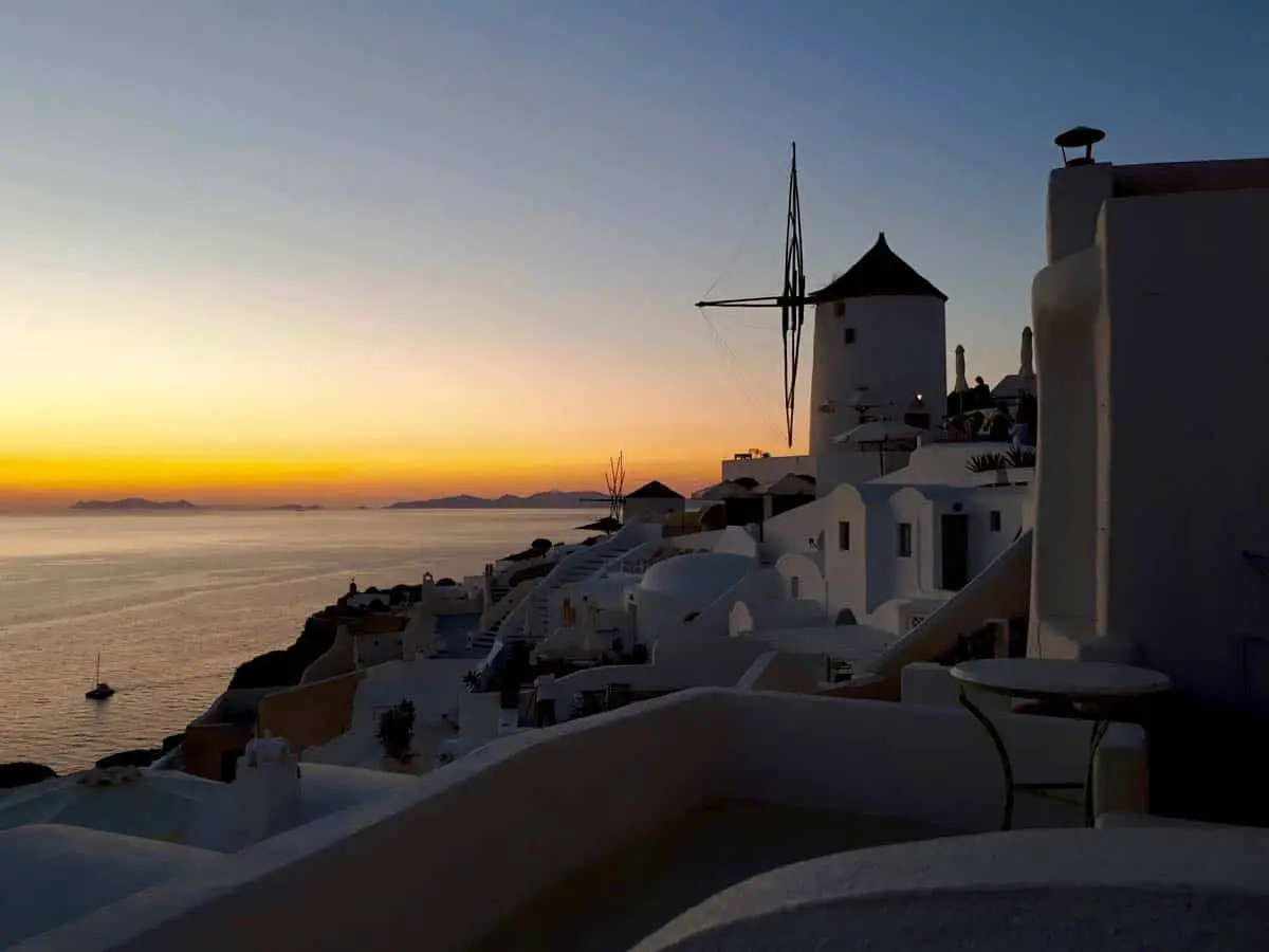 Ammirare il tramonto a Santorini: i migliori luoghi e qualche consiglio