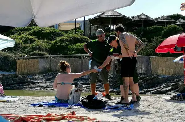 Bagnanti multati sulla spiaggia Stintino la Pelosa