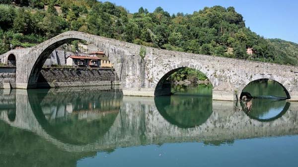 Ponte del Diavolo Borgo a Mozzano: leggende e festa di Halloween