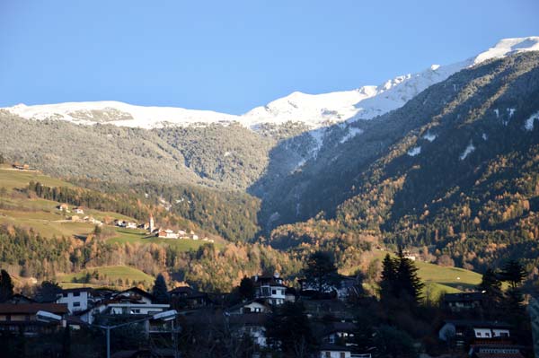 Mercatini di Natale Vipiteno paesaggio montano innevato