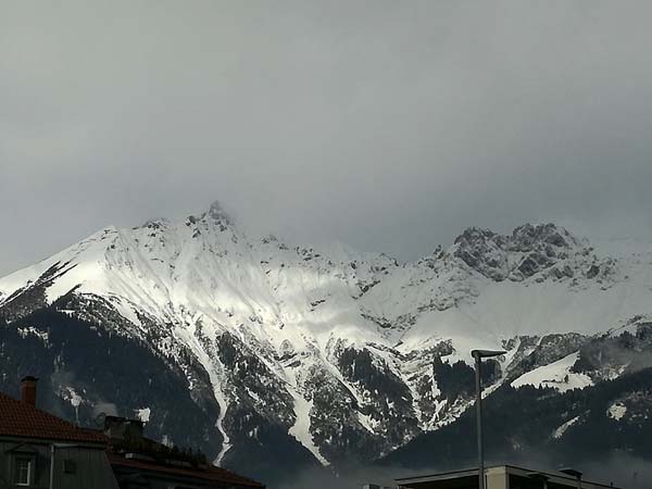 montagne di Innsbruck innevate