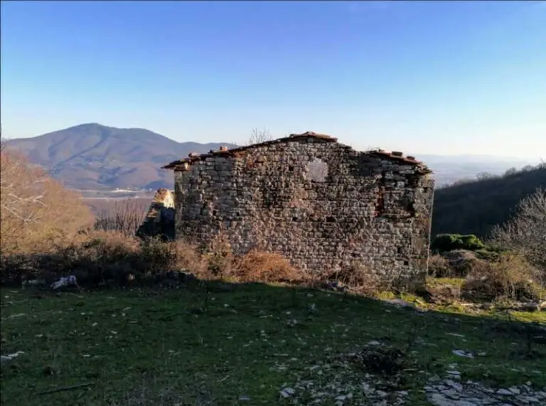 Rudere abbandonato sulla Calvana