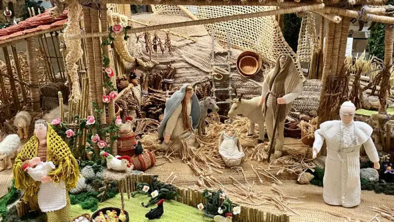 Presepe all’uncinetto: a Cerreto Guidi il più grande d’Italia
