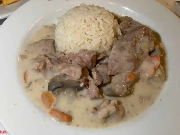 Cosa mangiare a Parigi: Blanquette de veau avec du riz