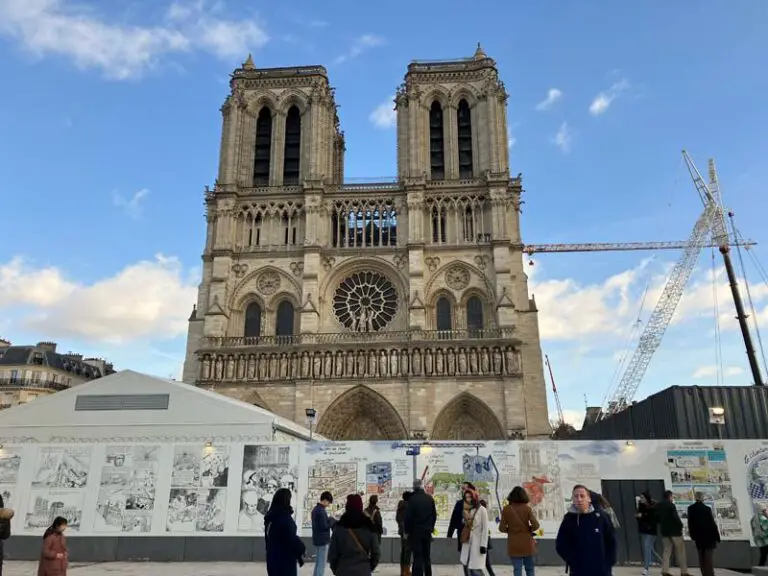 cosa vedere a Parigi in 3 giorni: Notre Dame durante i lavori di ristrutturazione