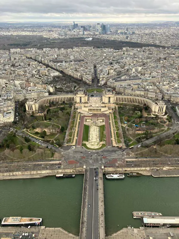 cosa vedere a Parigi in 3 giorni: vista sul Trocadero dalla Torre Eiffel